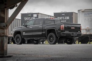 Chevrolet Silverado 1500 Suspension Lift Kit - Rough Country - 3.5 Inch Lift Kit | UCA | N3 Struts - '07-'13 Chevrolet Silverado 1500 Suspension Lift Kit - Rough Country - 3.5 Inch Lift Kit | UCA | N3 Struts - '07-'13